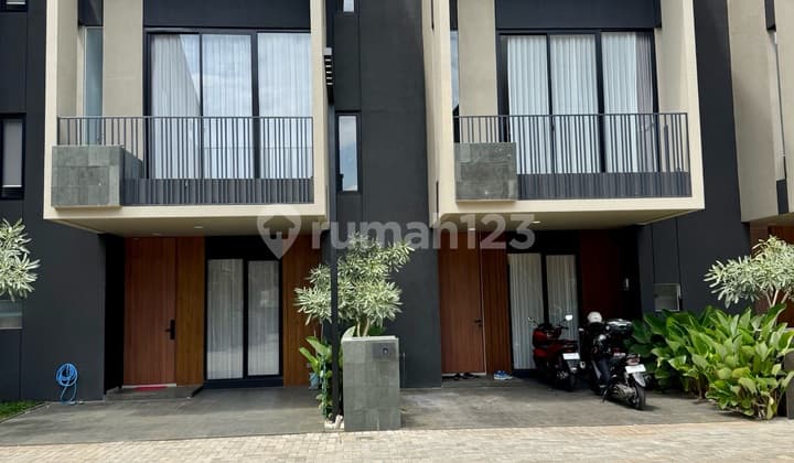 Lebak Bulus House|Large Complex Beautiful Landscape Wide Road Row