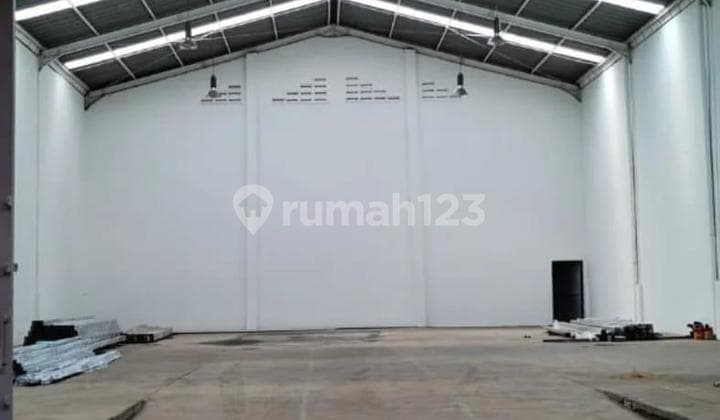 Strategis! Gudang Gandeng dan Kantor Siap Pakai Salembaran