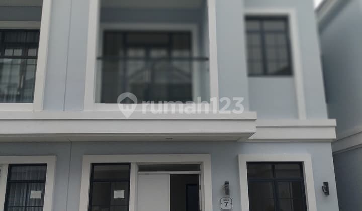Disewakan murah rumah dilavon 2 Cluster viridia (3 lantai double decker).