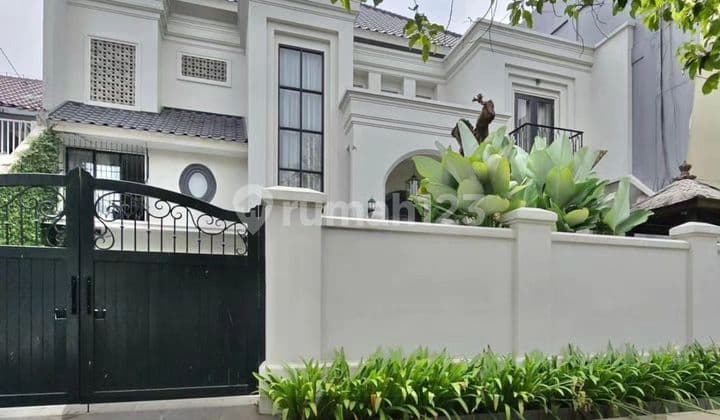Kebayoran Baru Luxury Home Ready for Occupancy