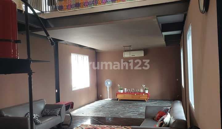 Dijual Rumah Artistik di Petukangan Jakarta Selatan