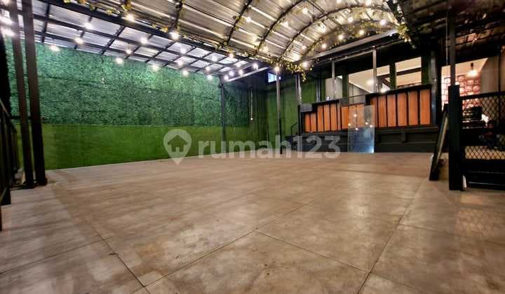 Ruang Usaha Restoran di Jati Padang Raya Pasar Minggu Jakarta Selatan