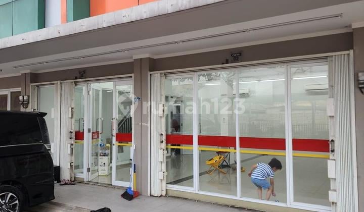 Ruko gandeng 2 lantai siap pakai di Graha Raya