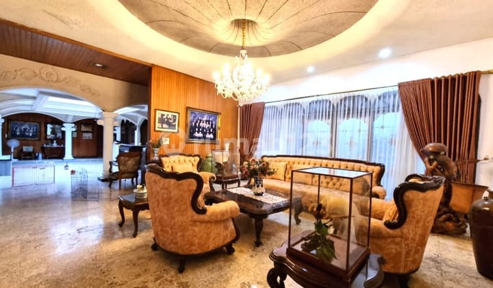 A spacious and luxurious ready-to-occupy house in Permata Hijau.
