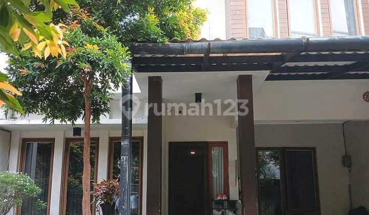 Rumah Dalam Cluster Dekat Pintu Tol di Bintaro Jakarta Selatan