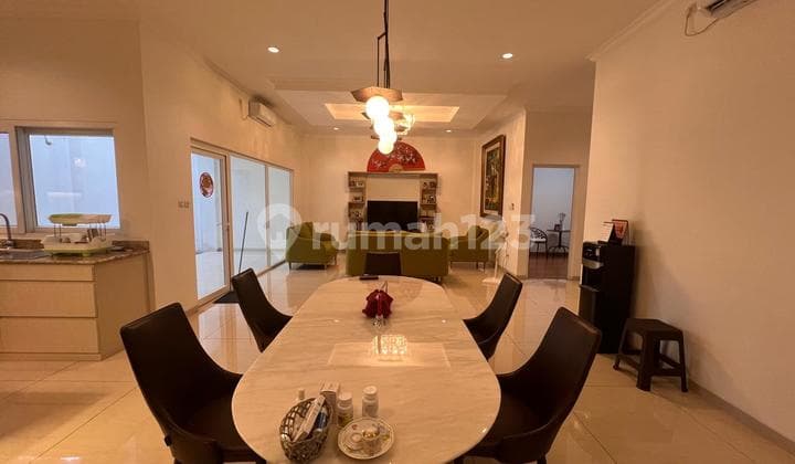 Luxury House Standalone Building Premium Location In Alam Sutera