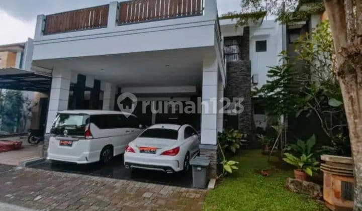 Rumah cantik desain minimalis modern, ada kolam renang di bsd