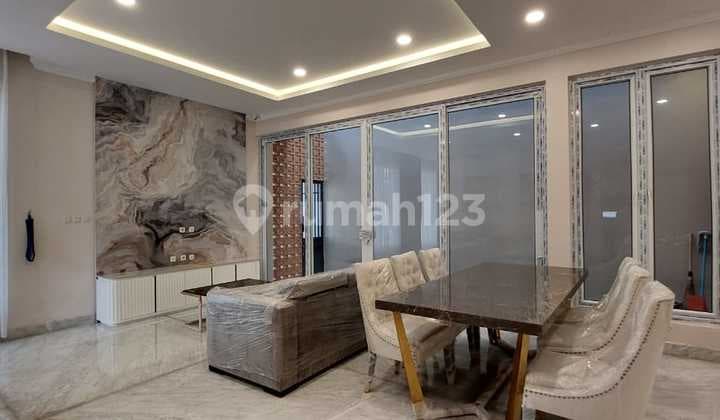 Rumah Mewah Furnished Lokasi Premium Super Strategis Di Foresta Bsd City