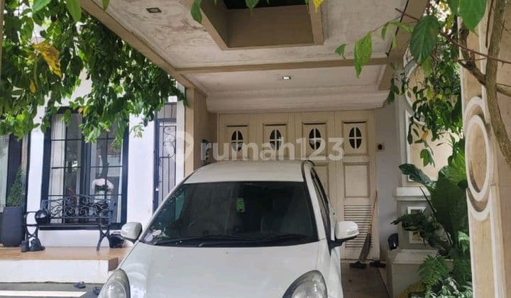 Rumah Cantik Desain Modern Dijual Murah Lokasi Prime di BSD