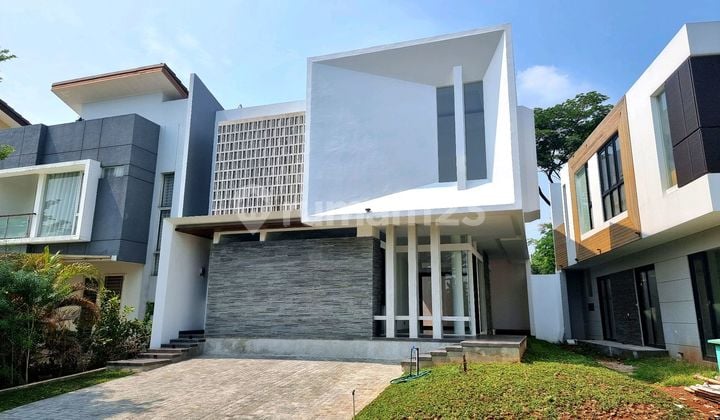 Rumah Brand New Bagus Lokasi Terbaik Strategis di BSD City