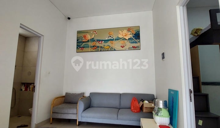 Rumah Hoek Cantik Bangunan Mandiri Kokoh Shm Row Jalan Luas di BSD City