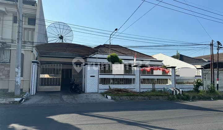 Rumah Raya Kupang Baru Siaphuni Row Jalan Lebar Lingkungan Nyaman