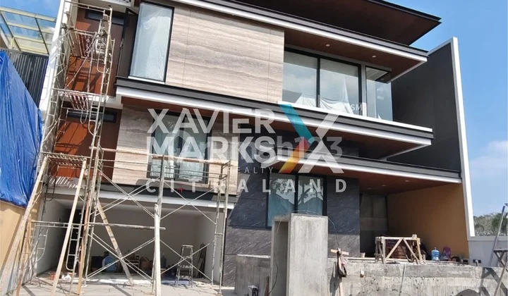 Citraland Newton Hill Split Level Model House in a Premium Location Citraland Newton Hill Split Level Model House in a Premium Location