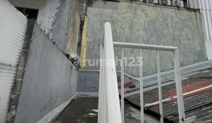 Rumah Luas Tanah 90M2, 1 Lantai, SHM, di Bintaro