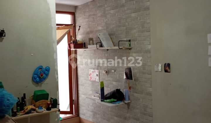 Rumah Bagus Semi Furnished SHM Sektor 9-Bintaro, Tangerang Selatan