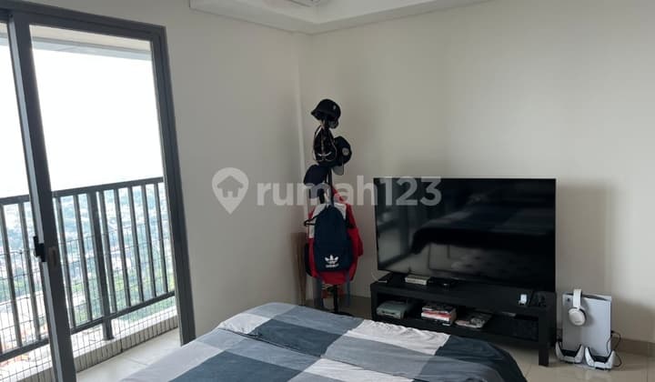 Embarcadero Apartments, Pet-Friendly Studio in Pondok Pucung