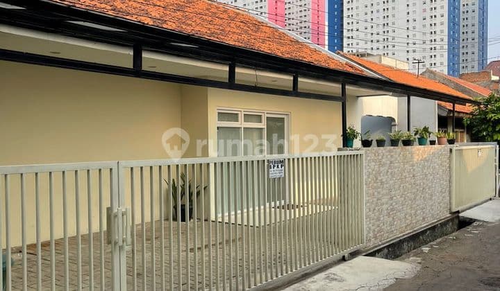 Rumah Kost di Komp Bpkp Cempaka Putih Jakarta Pusat