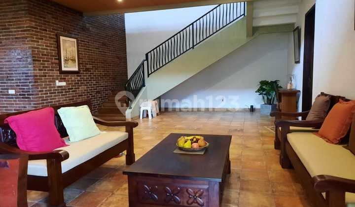 Dijual Rumah Mewah 2 Lantai Full Furnished Lokasi Jl. Nusa Indah Ungaran