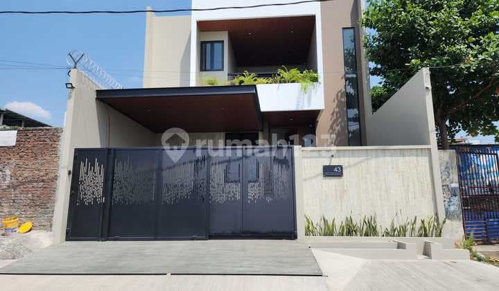 House Fully Furnished Kumudasmoro Street West Semarang House