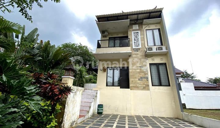 Rumah 2 Lantai Teras Bali Mijen Semarang