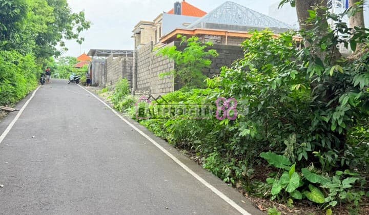 Dijual Tanah Strategis Lingkungan Villa dengan Akses Jalan Aspal 5 Meter Ungasan LT 224 M2