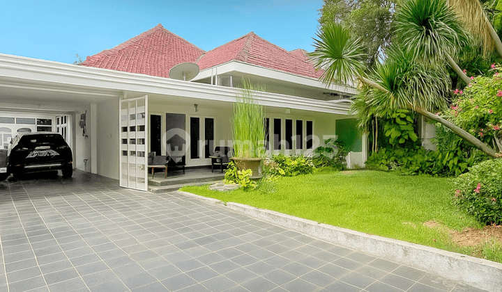 Menteng Upscale Quiet Neighborhood Wide Roads
