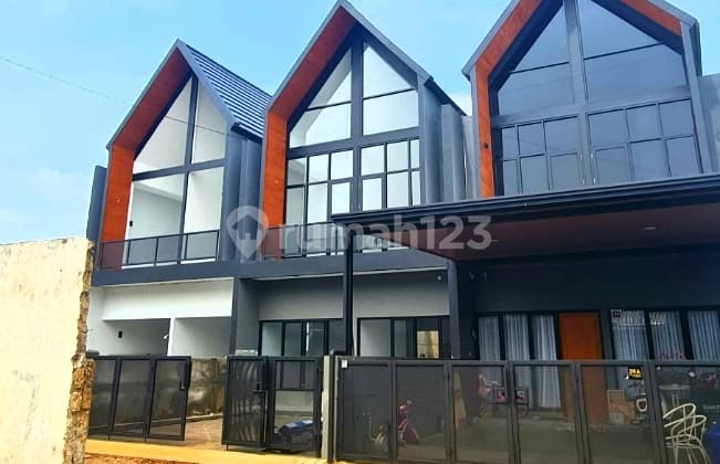 Rumah 2 Lt Siap Huni Nyaman Dalam Komplek Strategis Dp 5 Jt