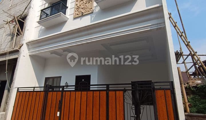 Di Jual Rumah Baru Siap Huni 2 Lantai di Beji Hanya 600 jutaan, Strategis dekat Margonda Depok