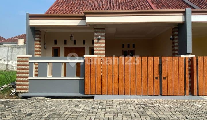 Rumah 1 Lantai Siap Huni Dalam Kluster Bebas Biaya Nempel Toll