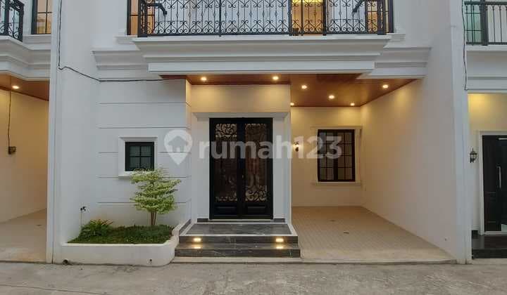 Rumah 3 Lantai Siap Huni Dalam Komplek Strategis Dekat Toll Depok