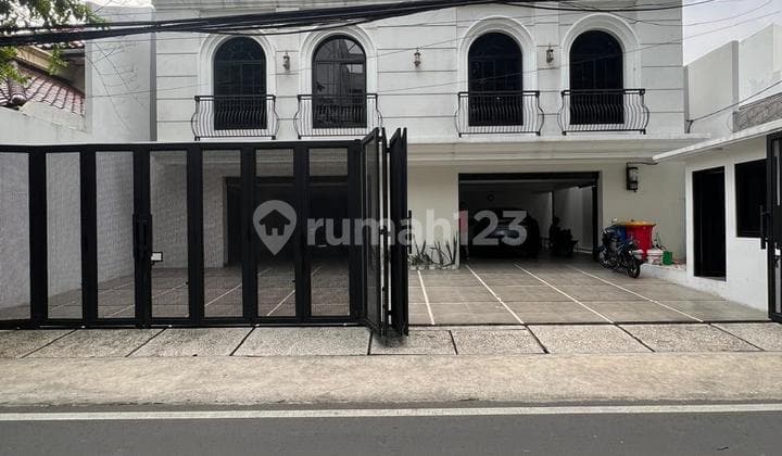 FOR SALE TEBET SOUTH JAKARTA FULLY FURNISHED SUITABLE FOR RESIDENCE, OFFICE & BUSINESS CLOSE TO KRL STATION, LRT & INNER CITY TOLL ROAD
