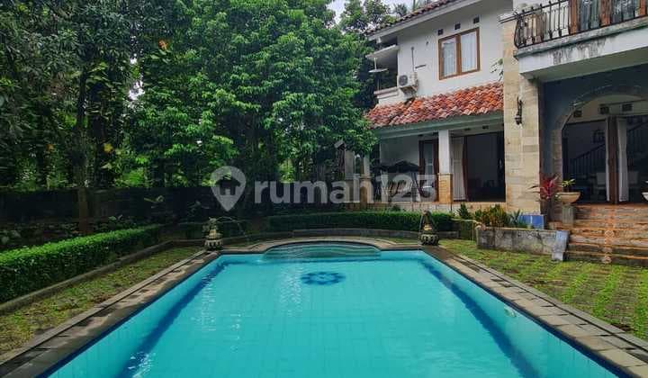 For Sale in Depok, Beautiful House at an Attractive Price, Spacious Yard.