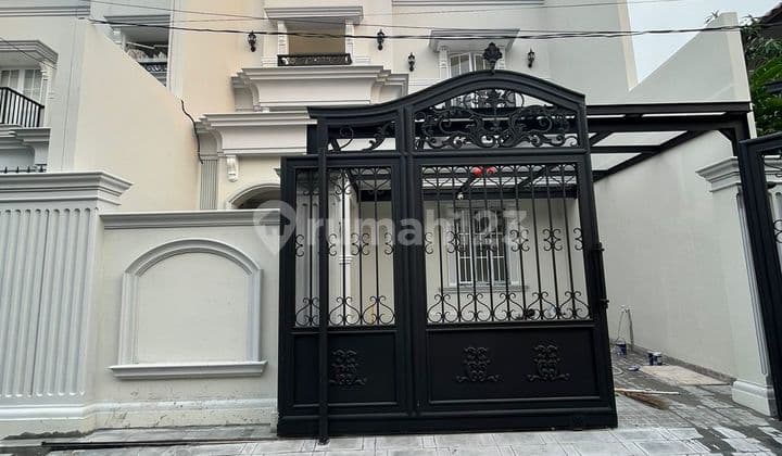 For Sale Rumah Dengan Design Modern Classic Joglo Jakarta Barat