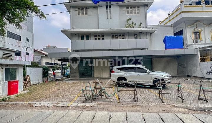 For Sale Mini Gedung Rumah Sakit di Pasar Baru, Jakarta Pusat