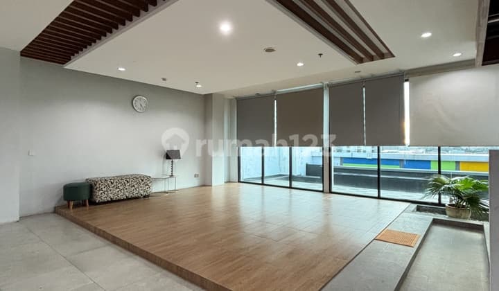 5-STORY BUILDING + BASEMENT & ROOFTOP, STRATEGIC LOCATION BY THE MAIN ROAD