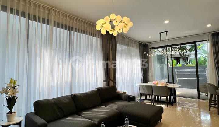 Luxury House in a Large Housing Complex