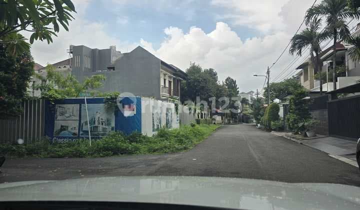 Prime Location di Pondok Indah, Lokasi Tenang Jalan Lebar Posisi Hoek