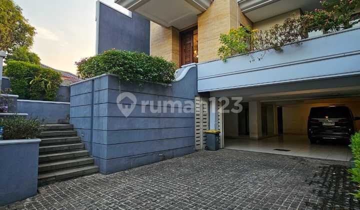 Dijual Rumah Mewah Modern Siap huni Di Area Pakubuono