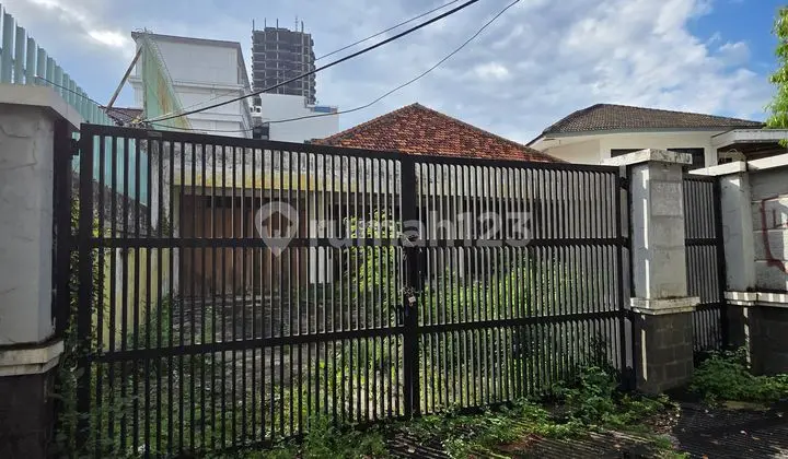 Land 657 Meters SHM in Menteng, Central Jakarta