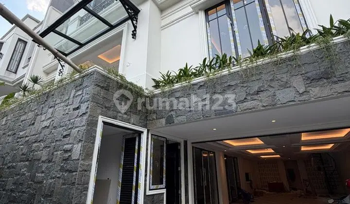 For Sale: Brand New Luxury House in Kebayoran Baru