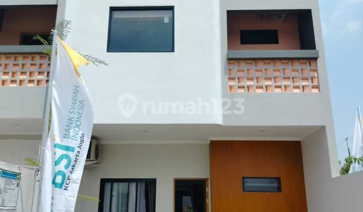 Brand New 3 Lantai Dengan Rooftop Garden di Pondok Cabe Tangerang Selatan