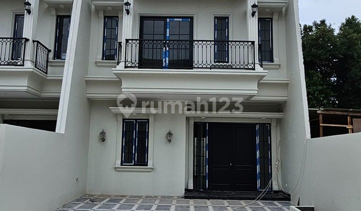 Rumah ala Eropa siap huni 800 meter ke tol cibubur Tanpa DP