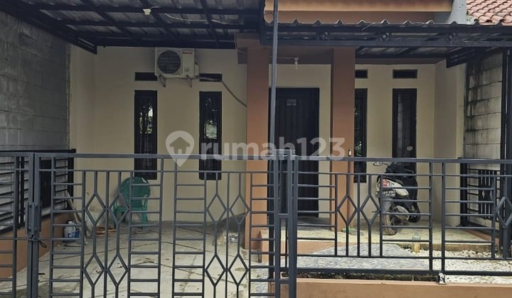 Rumah siap huni lokasi dekat tol Desari dan stasiun
