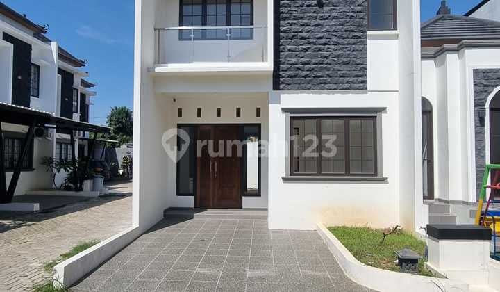 New House in Radar Auri Cimanggis Adjacent to East Jakarta with Close Toll Access.