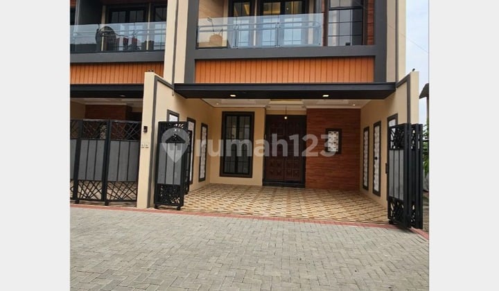 Rumah Siap Huni Bata Merah 3 menit ke Tol kukusan & 5 menit ke stasiun pondok cina