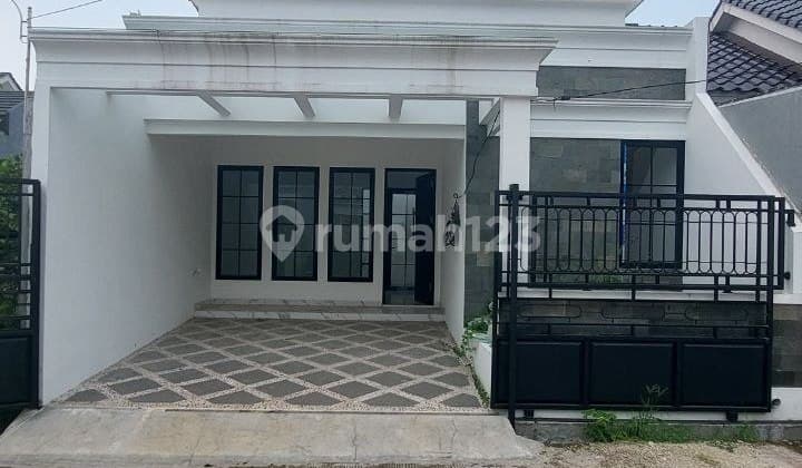 Rumah 3 Menit ke Alun Depok dan 10 Menit ke Stasiun Depok