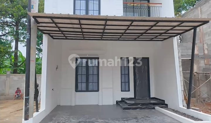 Mediterranean Concept House, 10-Minute Access to Depok Station & Close to the Toll Road