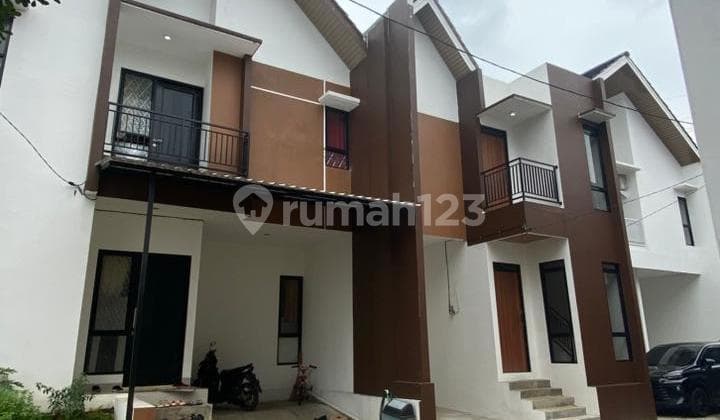Rumah Ready di Pusat Kota Akses 5 Menit ke Stasiun Depok