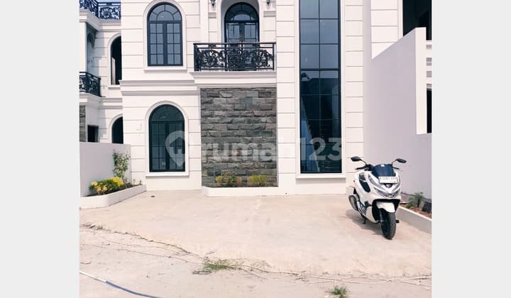 Rumah baru ready akses strategis 6 menit ke LRT Cibubur