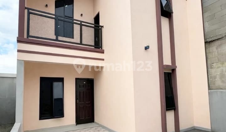 Modern House in Depok Close to Depok Station & Toll Access